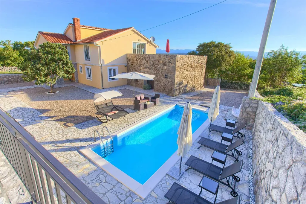 4-Bedroom Villa with Private Pool in Krk - Vrh