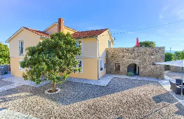 4-Bedroom Villa with Private Pool in Krk - Vrh