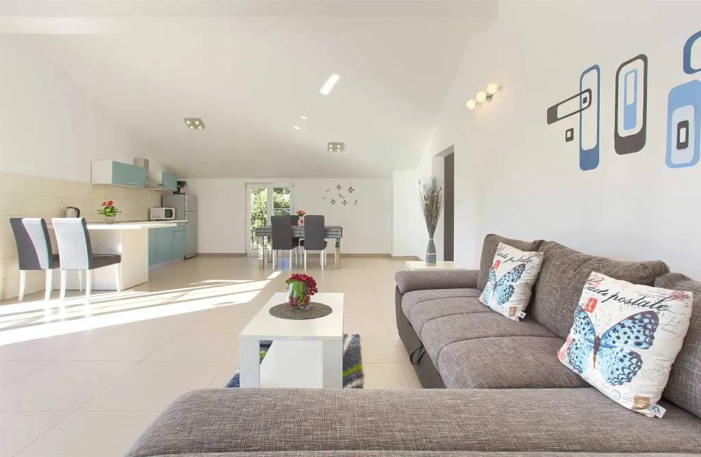 4-Bedroom Villa with Private Pool in Krk - Vrh