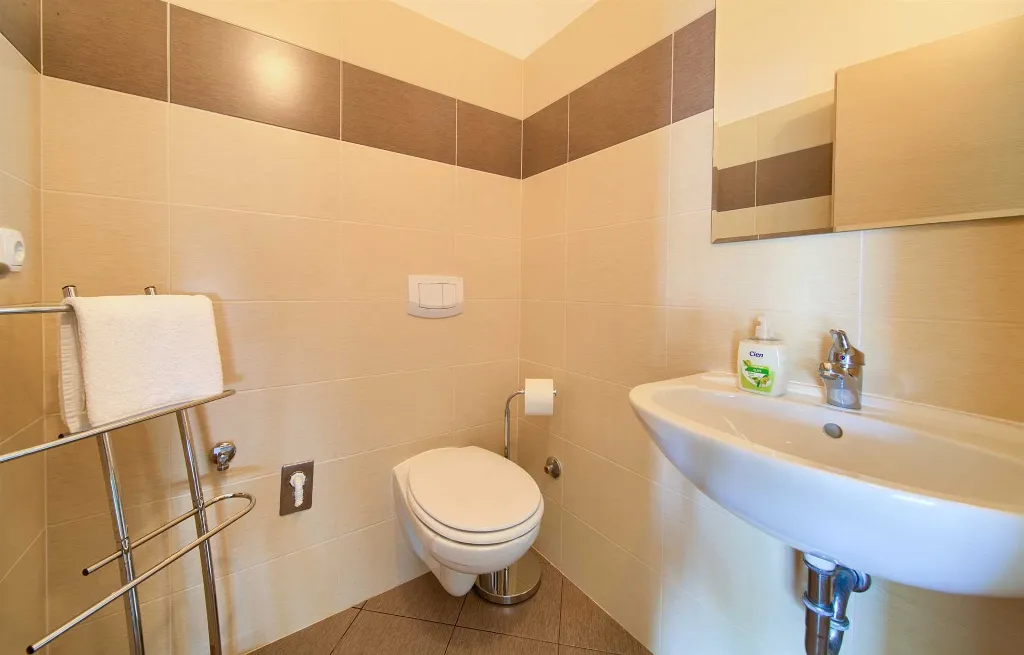 4-Bedroom Villa with Private Pool in Krk - Vrh