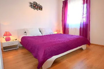 2-Bedroom Apartment in Porat for up to 5 Guests