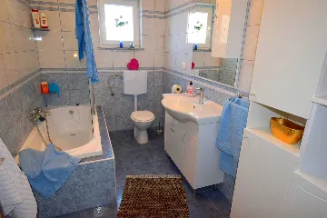 2-Bedroom Apartment in Porat for up to 5 Guests