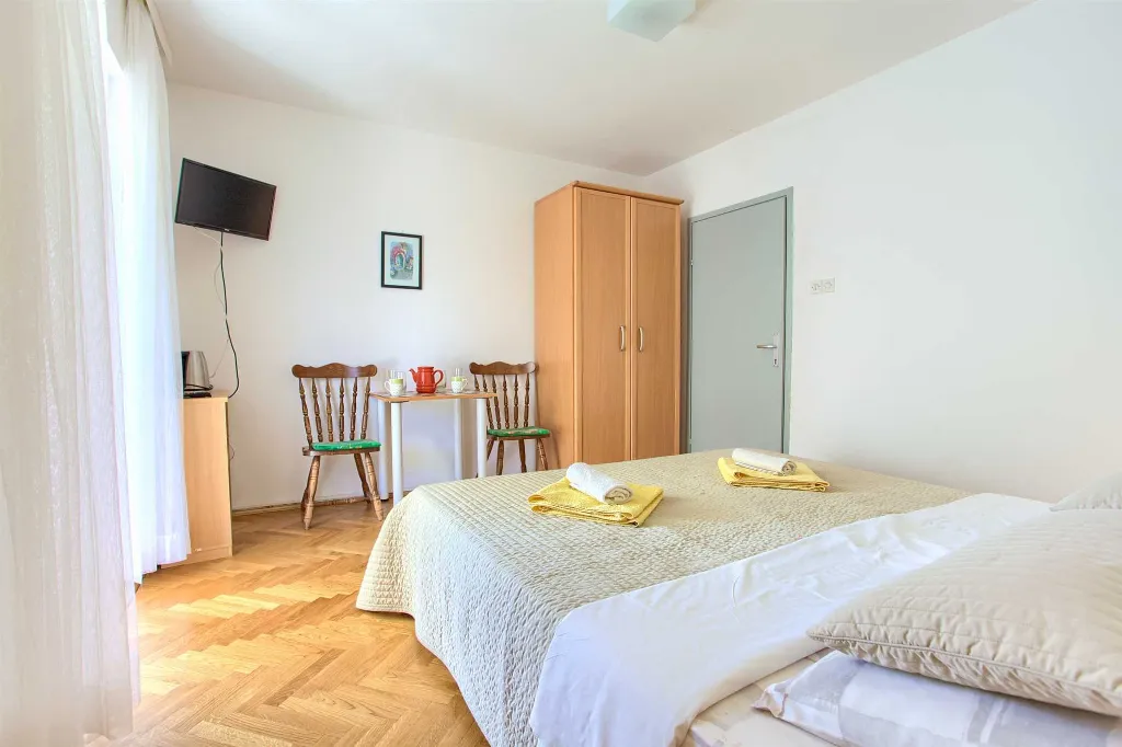 Studio Apartment for 2 Guests with Balcony in Krk