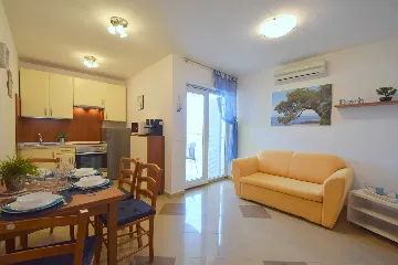 Renovated Apartment with Covered Balcony, Malinska