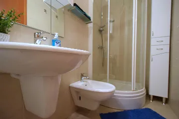 Renovated Apartment with Covered Balcony, Malinska