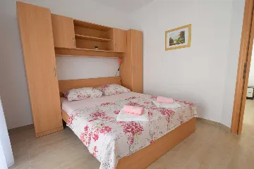 Ground-Floor Apartment for 4 in Krk, Croatia