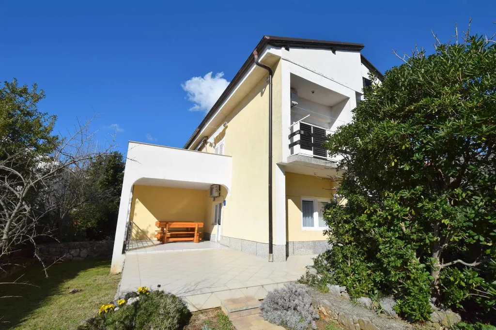 Apartment in Krk for 3 Guests with Terrace