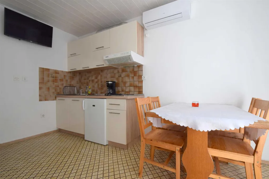 Apartment in Krk for 3 Guests with Terrace