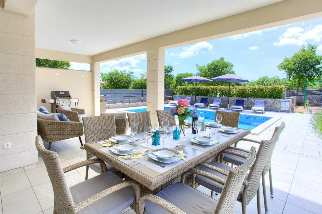 Malinska - Porat 3-Bedroom Villa with Private Pool