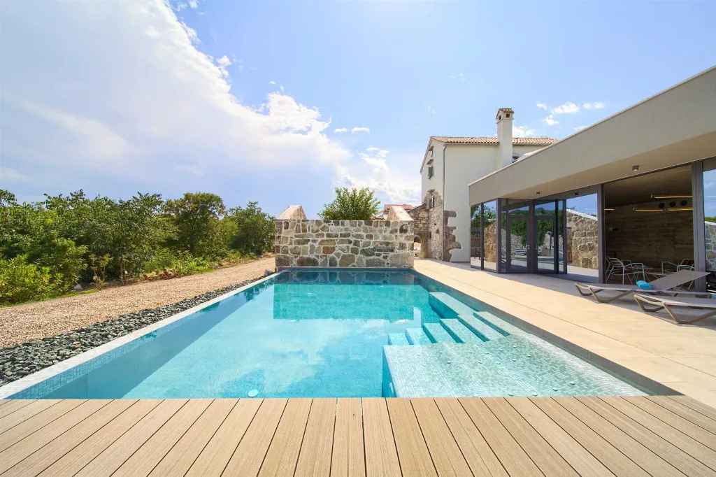 Bajčići 2-Bedroom Villa for Up to 6 Guests