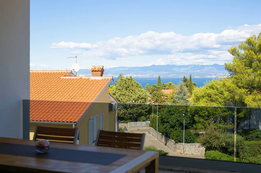 Apartment in Malinska with Sea View for 4