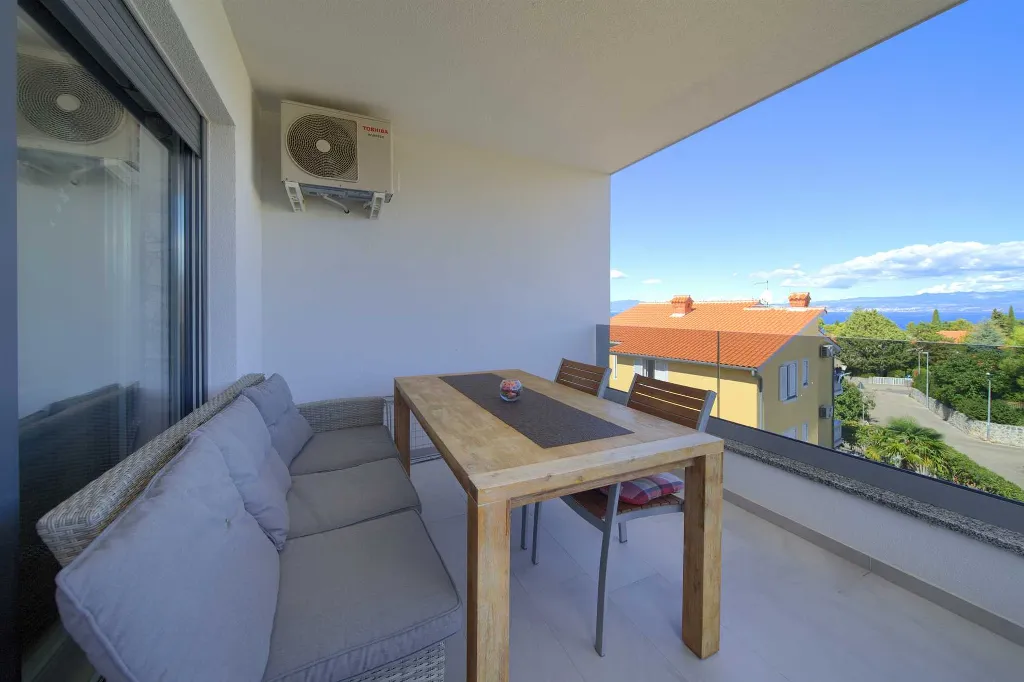 Apartment in Malinska with Sea View for 4