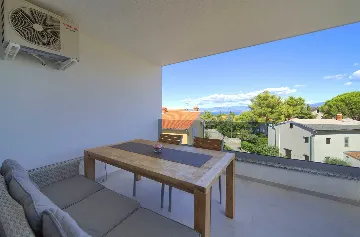 Apartment in Malinska with Sea View for 4