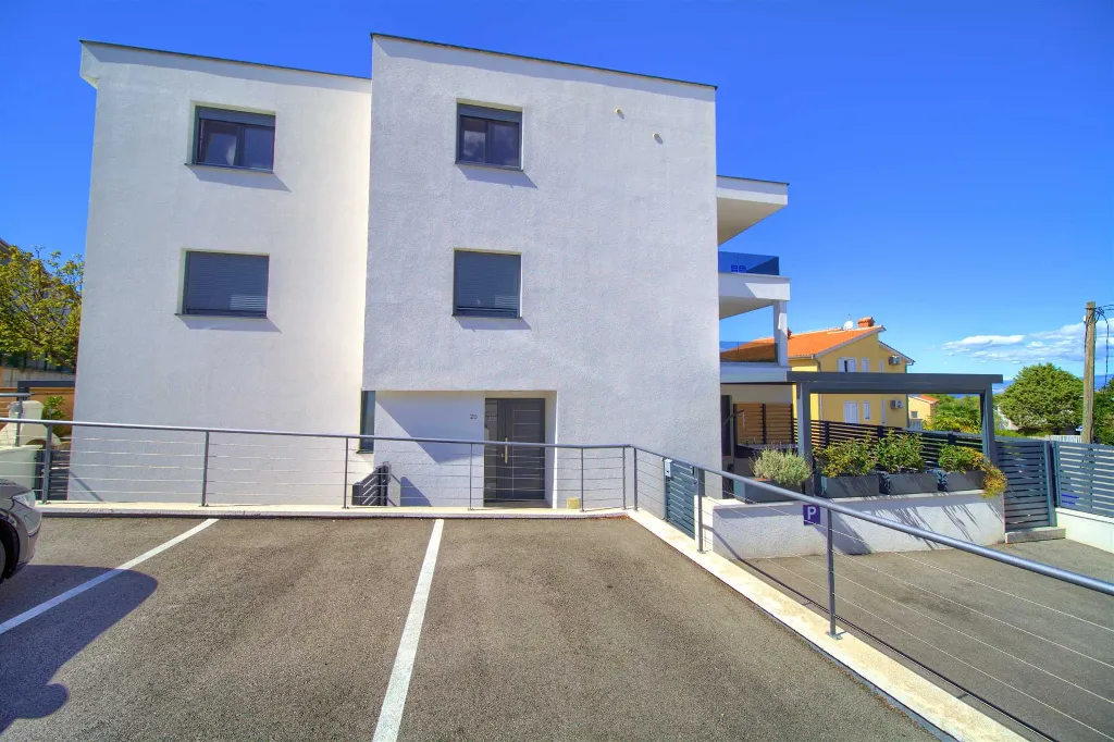 Apartment in Malinska with Sea View for 4
