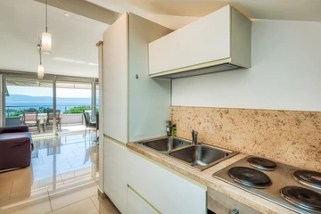 Two-Bedroom Apartment with Sea View in Njivice