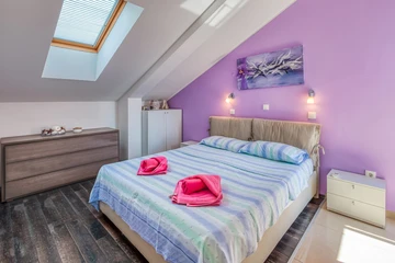 Two-Bedroom Apartment with Sea View in Njivice