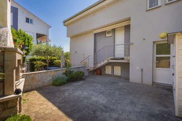 Two-Bedroom Apartment with Sea View in Njivice