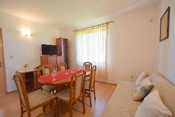 3-Bedroom Apartment in Njivice, 100 m to Beach