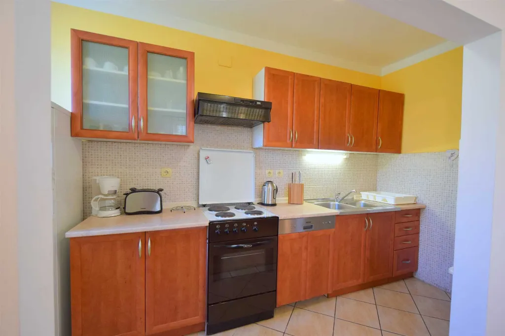 3-Bedroom Apartment in Njivice, 100 m to Beach