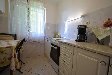 Two-Bedroom Apartment with Sea-View Terrace in Njivice