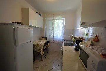 Two-Bedroom Apartment with Sea-View Terrace in Njivice