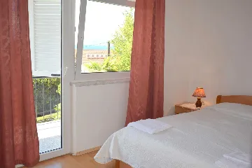Two-Bedroom Apartment with Sea-View Terrace in Njivice
