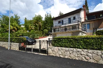 Two-Bedroom Apartment with Sea-View Terrace in Njivice