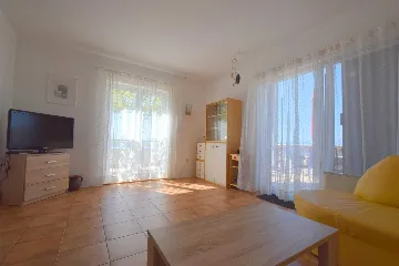 Sea-View Apartment in Omisalj for 6–8 Guests