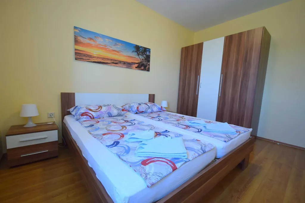 Sea-View Apartment in Omisalj for 6–8 Guests