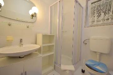 Sea-View Apartment in Omisalj for 6–8 Guests