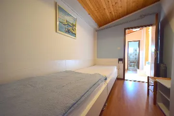 Njivice 2-Bedroom Apartment for Up to 4