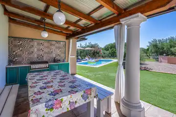 Traditional Villa with Private Pool and Garden in Bajčići