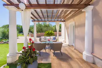 Traditional Villa with Private Pool and Garden in Bajčići