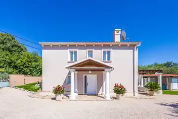 Traditional Villa with Private Pool and Garden in Bajčići