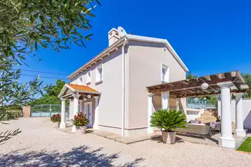 Traditional Villa with Private Pool and Garden in Bajčići