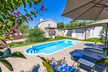 Traditional Villa with Private Pool and Garden in Bajčići