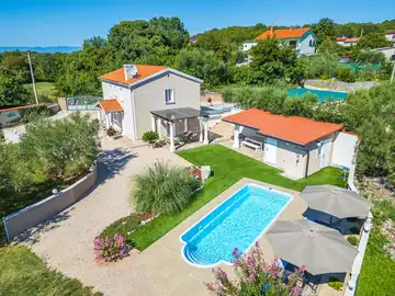 Traditional Villa with Private Pool and Garden in Bajčići