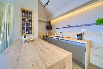 Malinska 3-Bedroom Apartment with Outdoor Jacuzzi