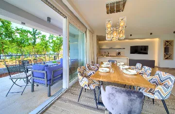 Malinska 3-Bedroom Apartment with Outdoor Jacuzzi