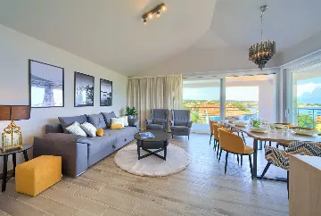 Malinska 3-Bedroom Apartment with Balcony Hot Tub