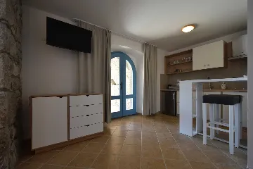 Ground-Floor Studio Apartment for 3 in Skrbčići