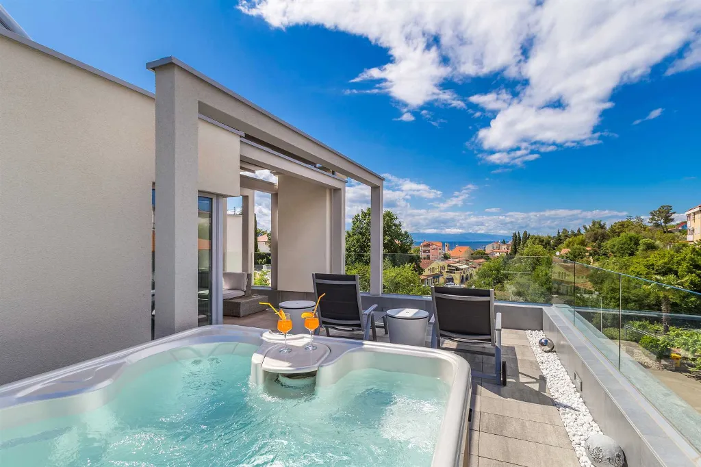 Modern Sea-View Villa in Malinska (Sleeps 8)