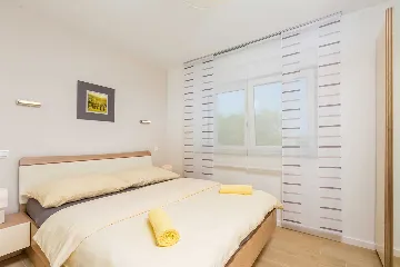 Modern Sea-View Villa in Malinska (Sleeps 8)