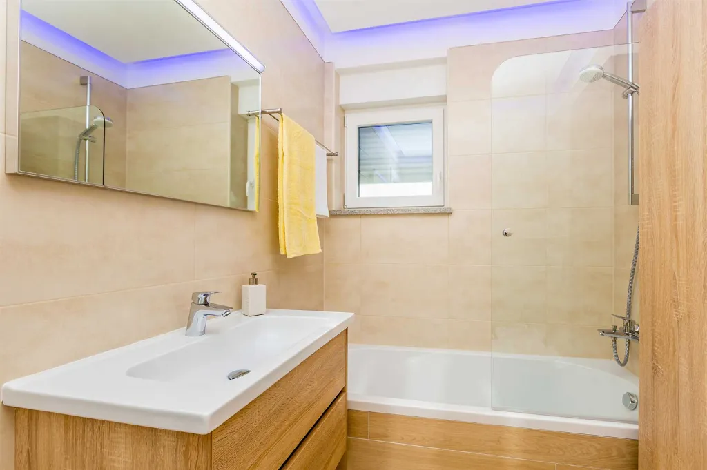 Modern Sea-View Villa in Malinska (Sleeps 8)