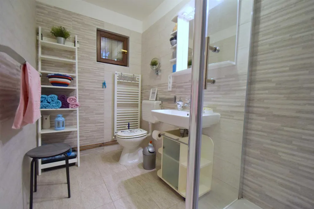 Omišalj 2-Bedroom Apartment with Sea-View Terrace