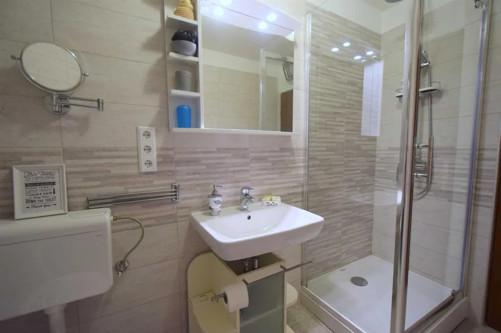 Omišalj 2-Bedroom Apartment with Sea-View Terrace