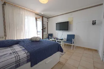 Omišalj 2-Bedroom Apartment with Sea-View Terrace