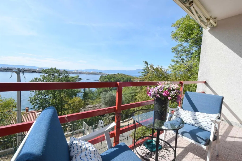 Omišalj 2-Bedroom Apartment with Sea-View Terrace