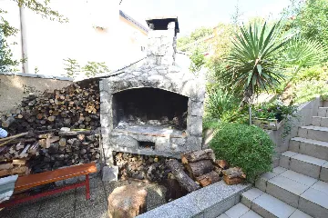 Omišalj 2-Bedroom Apartment with Sea-View Terrace