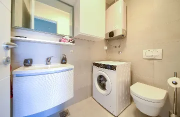 Malinska 2-Bedroom Apartment with Sea View